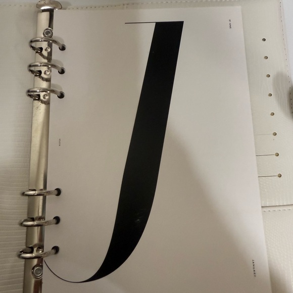 Binder - Picture 4 of 16